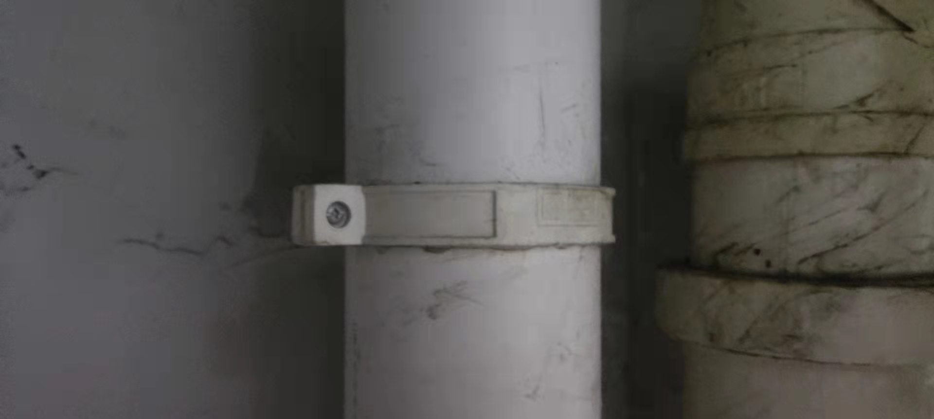 排水塑料管管卡  成品塑料排水管 管卡  塑料管卡图片 